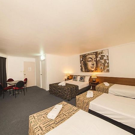 Hampton Villa Motel Rockhampton Exteriör bild