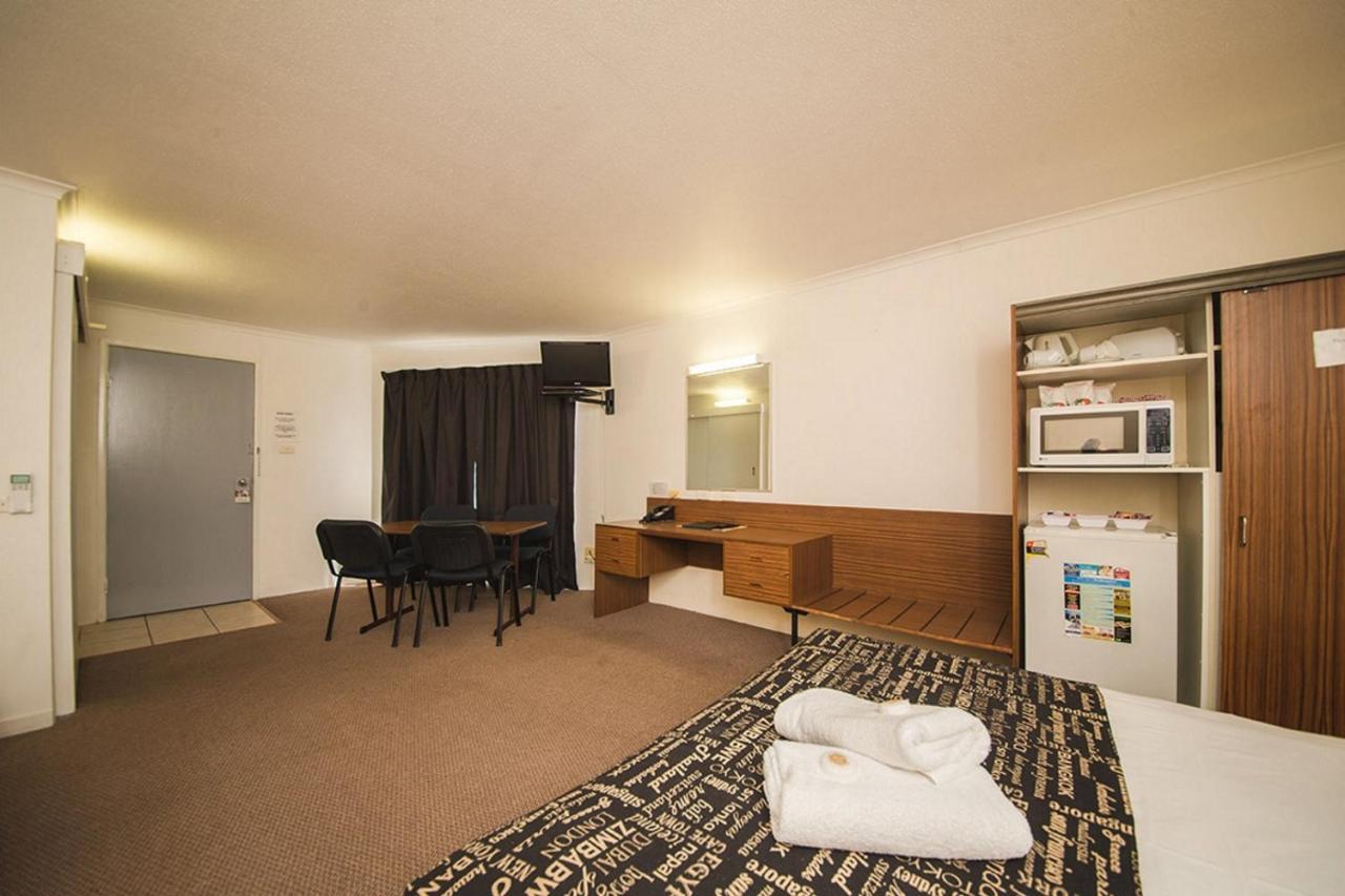 Hampton Villa Motel Rockhampton Exteriör bild